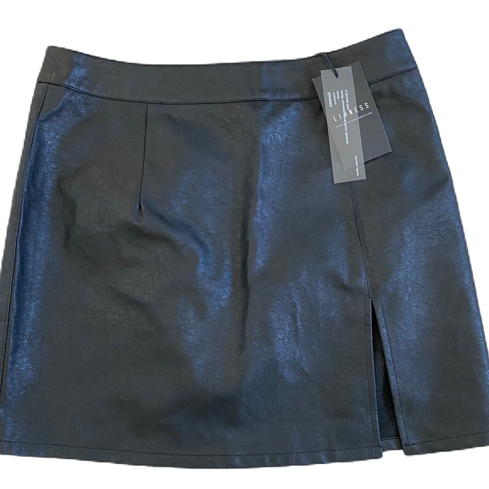 NWT Lioness Rizzo Black Faux Leather Mini Skirt Size 6